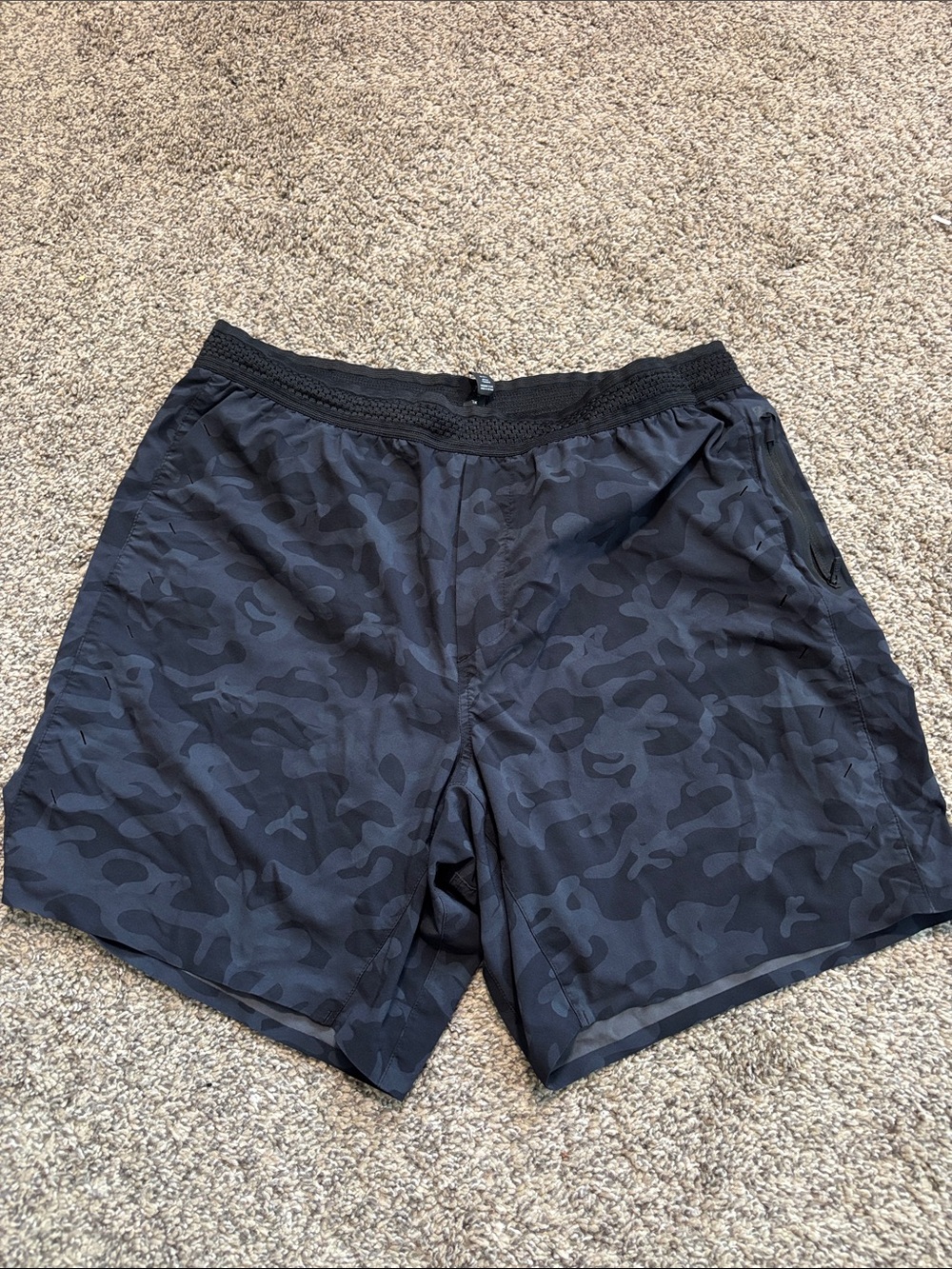 Ten Thousand The Session Short size XL (7”)